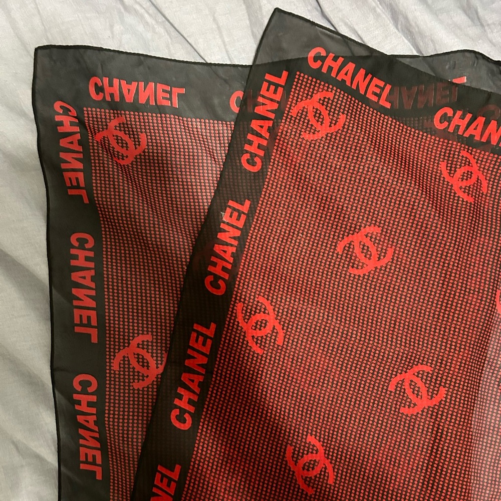 Authentic Vintage Chanel Red and Black polka Dotted Silk Scarf 90’s - Picture 2 of 3
